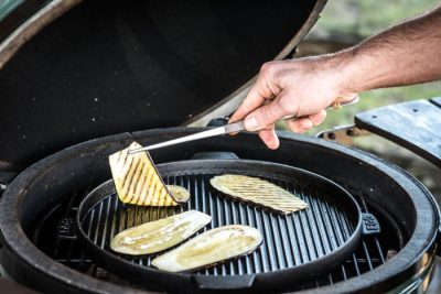 Runde Grillplatte für den Holzkohlegrill von Big Green Egg Runde Grillplatte für den Holzkohlegrill von Big Green Egg