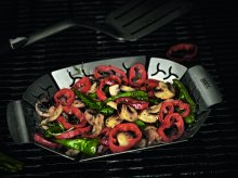 Vielfältige Weber Grillguthalterungen wie Bratenkörbe, Spieße uvm. Vielfältige Weber Grillguthalterungen wie Bratenkörbe, Spieße uvm.