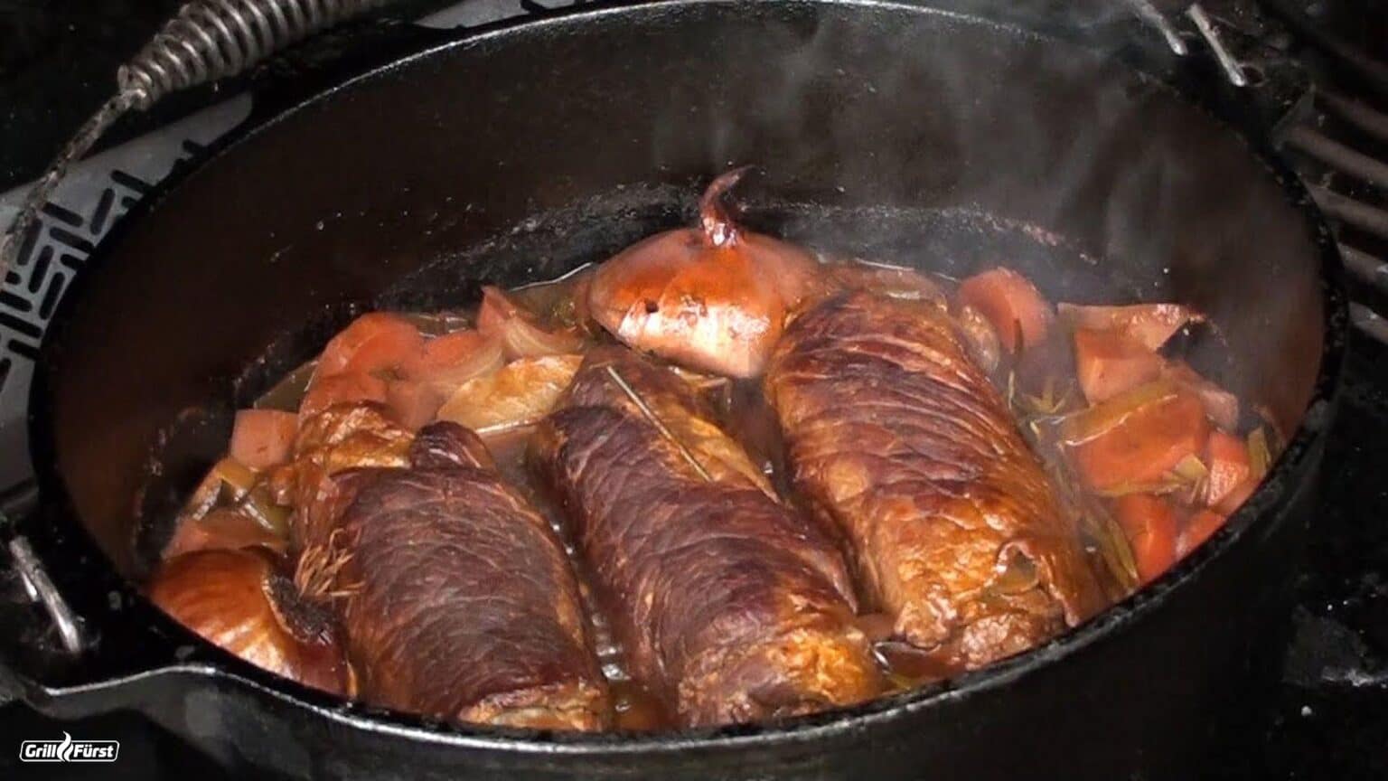 Rinderrouladen aus dem Dutch Oven - unser Nr. 1 Rouladen Rezept