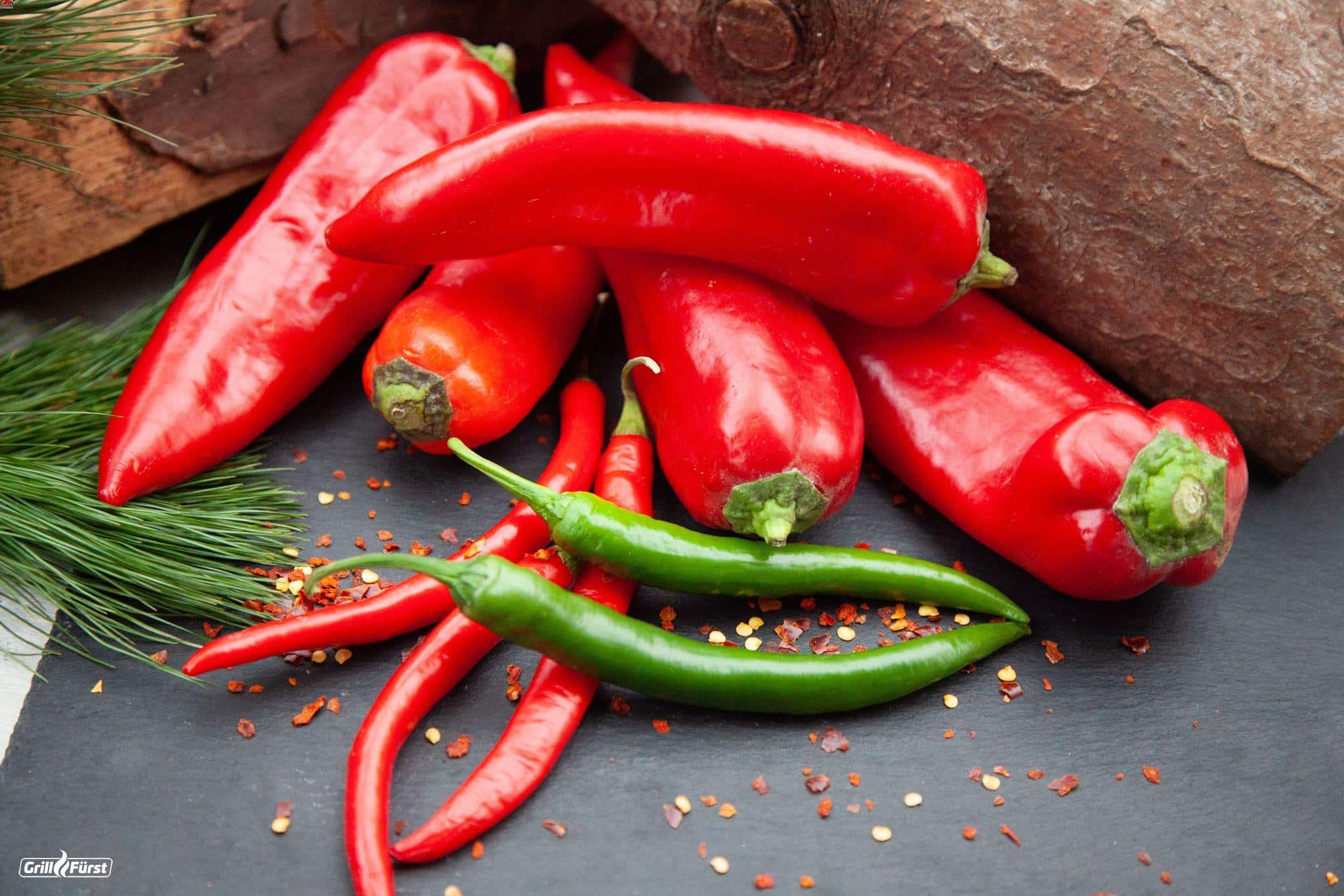 Chilis, Peperoni & Co. – das musst du über Chilischoten beim Grillen wissen