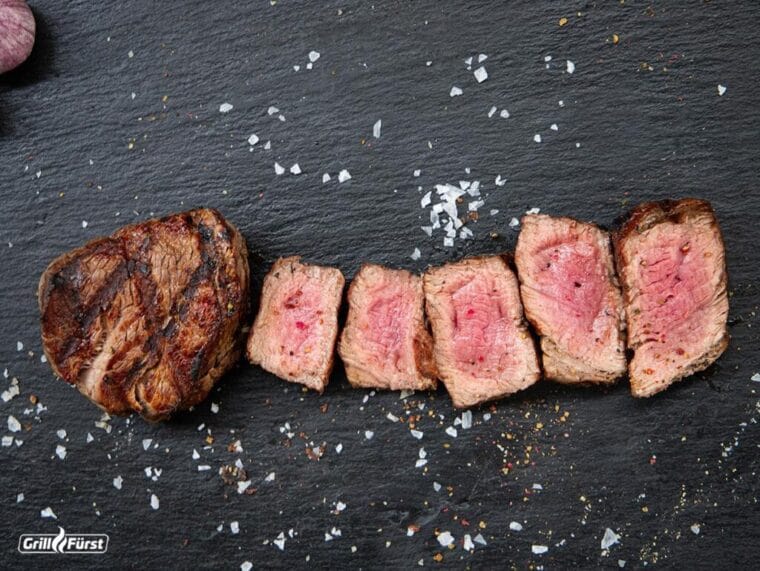 Rinderfilet steak medium rare grillen