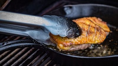 Grillfürst Grillzange Edelstahl Edelstahl Grillzange von Grillfürst – mit Kunststoffgriffen und Arretierung