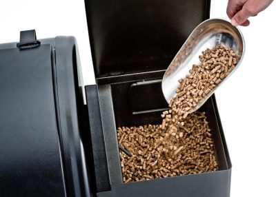 Einfach Pellets in die große Pelletkammer einfüllen und los geht´s