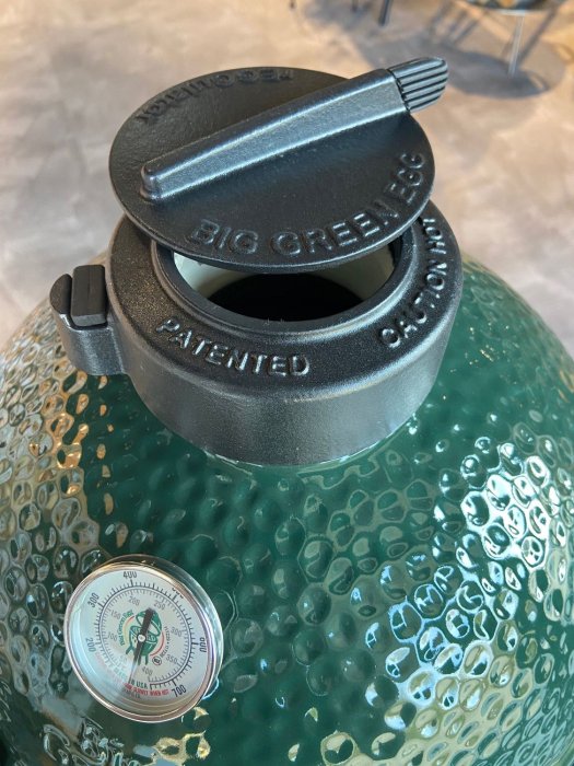 Das Big Green Egg MiniMax mit REGGulator Deckelventil