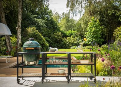 Big Green Egg Outdoorküchenkombination mit EGG Nest und zwei Frame Modulen