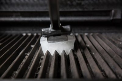 Broil King Eis Grillbürste Anwendung Innovativ und effektiv: Broil King Eis Grillbürste