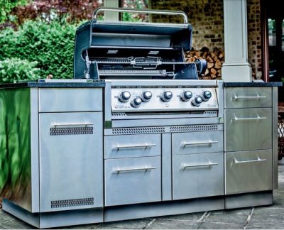 Broil King Outdoorküchensystem aus Edelstahl mit Schränken und Schubladen