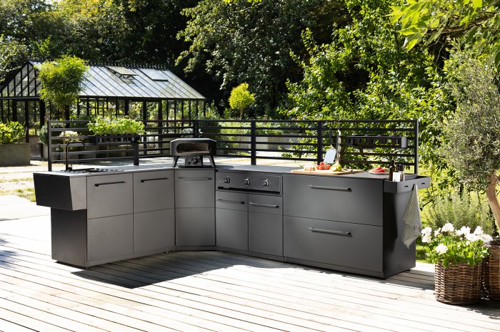 COZZE Elements Outdoorküchen-Komplettpaket mit Combo 900 Kombigrill, Pizzaofen und Rückwandgittern