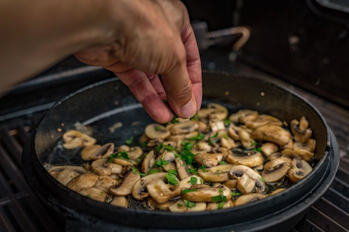 Outdoorchef Dutch Oven Deckel als Grillpfanne