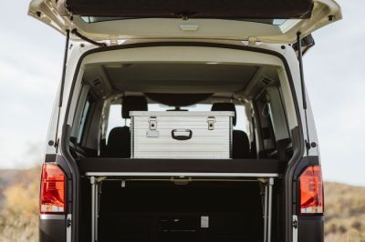 Enders Transport Box ganz einfach im Auto verstauen