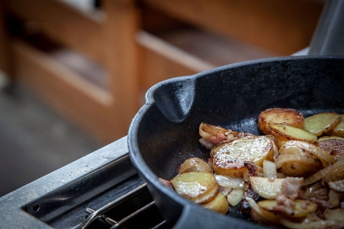 Grillfürst Gusseisenpfanne mit hohem Rand