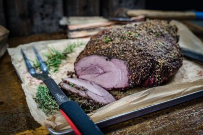 Fleischgabel – ein nützlicher Helfer beim Portionieren und Tranchieren