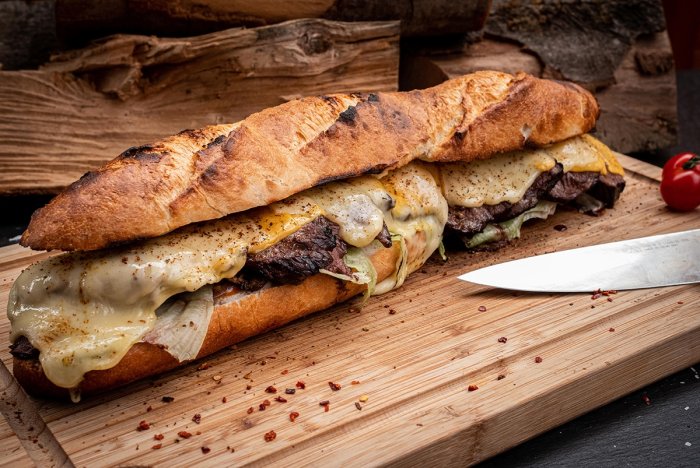 Steak Deluxe Grillseminar Philly Cheese Sandwich