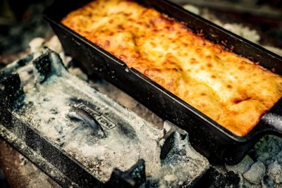 Die Dutch Oven Kastenform BK4 ist ideal geeignet für eine köstliche Lasagne