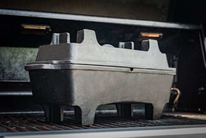 Grillfürst Dutch Oven Kastenform BK4 auf dem Gasgrill