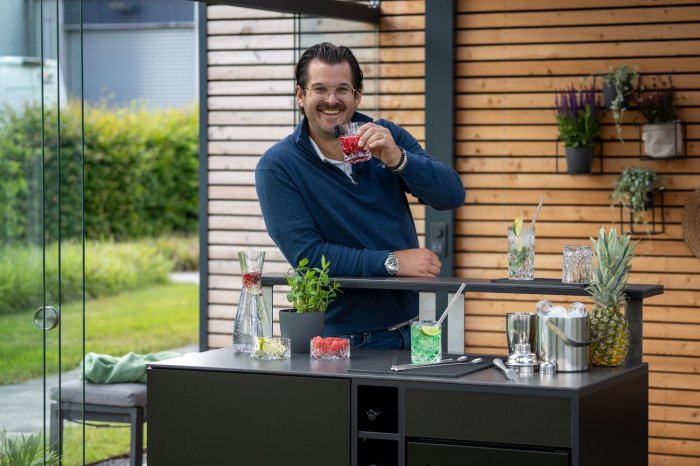 Grillfürst Moments Sideboard mit Theke, Kühlschrank und Flaschenregal als Cocktailbar
