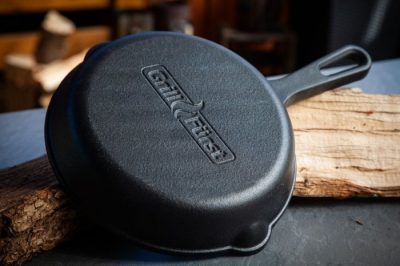 Grillfürst Gusseisenpfannen - mit Emaillierung - ohne Einbrennen Grillfürst Gusseisenpfannen - mit Emaillierung - ohne Einbrennen