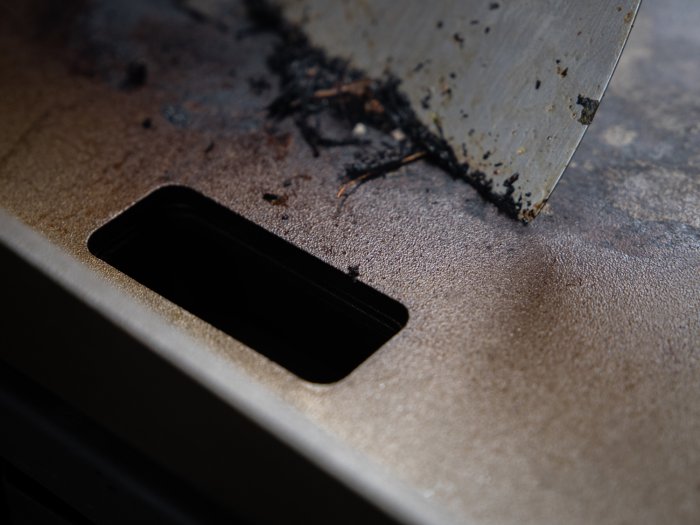 Plancha Grill mit Ablauföffnung zum einfachen Reinigen