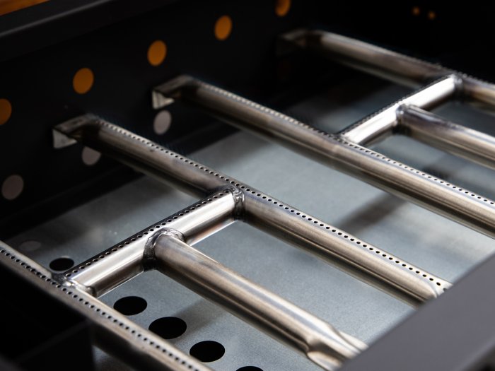 Plancha Grill mit leistungsstarken Edelstahlbrennern mit jeweils 3,5 kW