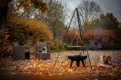 Schwenkgrill als Dreibein Grill mit Feuerschale