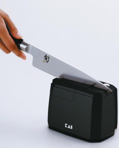 Messer schärfen leicht gemacht - mit dem elektrischen Messerschärfer von KAI