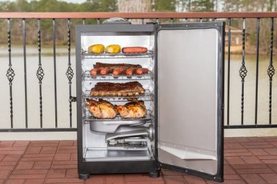 Masterbuilt Vertical Smoker mit elektrischem Heizelement und komfortabler, digitaler Temperatursteuerung