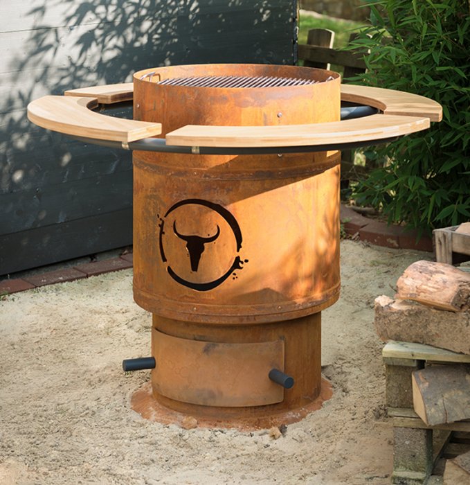 Moesta Bandit Feuerstelle mit Grillrost und Ablagebrettern