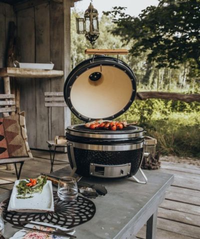 Monolith Icon Keramikgrill als kompakter Balkongrill Kompakter Keramikgrill Monolith Icon als Tisch- und Balkongrill
