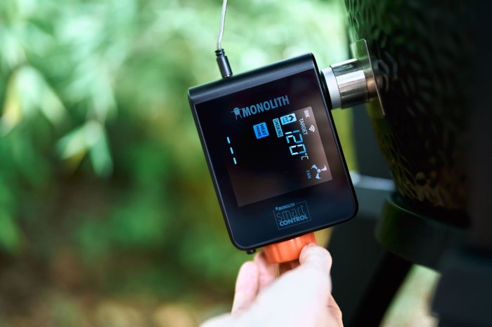 Mit einem automatisch gesteuertem Lüfter regelt smartCONTROL die Grilltemperatur