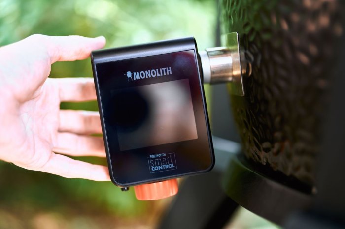 Mit smartCONTROL gelingt die smarte Steuerung eines Holzkohle Keramikgrill spielend einfach