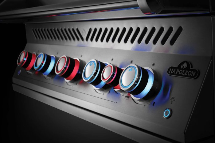 Napoleon 700-Serie mit Safety Glow Drehreglern