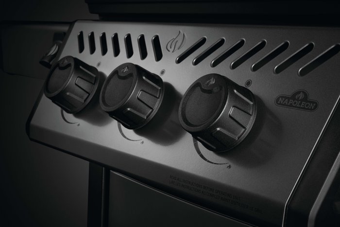 Napoleon Freestyle 365 Gasgrill mit 3 Hochleistungs-Edelstahlbrennern Napoleon Freestyle 365 Gasgrill mit 3 Hochleistungs-Edelstahlbrennern