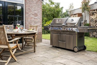 Das Flaggschiff von Napoleon: Der Napoleon Gasgrill Prestige PRO 825 mit High-End Ausstattung