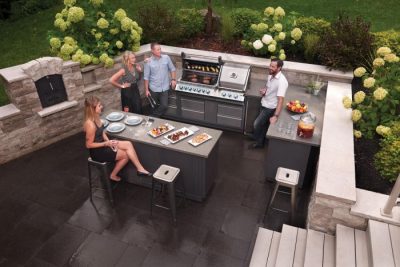 Napoleon Outdoorküchensystem mit Einbaugrill