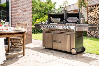 Der Napoleon Prestige PRO 825 mit 2 Garhauben Der Napoleon Prestige PRO 825 bietet 10 Brenner und 2 Garhauben