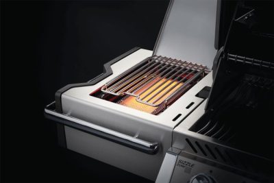 Napoleon Grill Prestige PRO 500 mit Sizzle Zone Die Napoleon Prestige PRO Gasgrills PRO 500 und PRO 665 sind mit einer Sizzle Zone ausgestattet