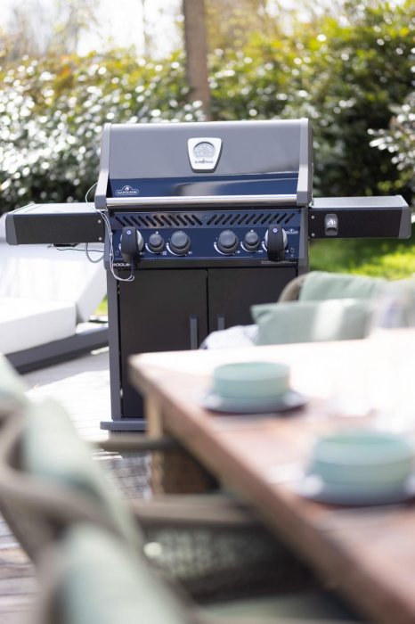 Der Napoleon Rogue 525 mit Grill Control - ein echter Napoleon Smart Grill