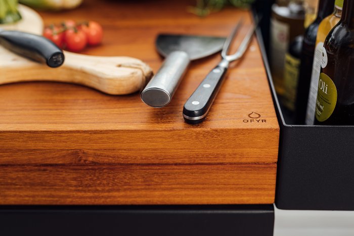 OFYR Mise en Place Table Black 135 PRO mit Teakholz Arbeitsplatte