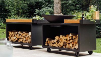 OFYR Outdoor Küche aus schwarz beschichtetem Stahl OFYR Outdoor Küche in elegantem Schwarz