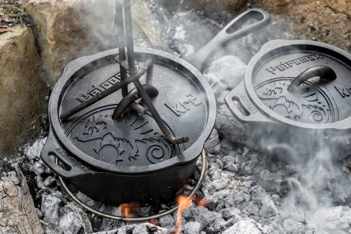 Petromax Gusseisen Kasserolle mit Deckel kr2 im Feuer