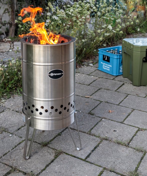 Petromax Feuertonne Pyron als gemütliche Feuerstelle