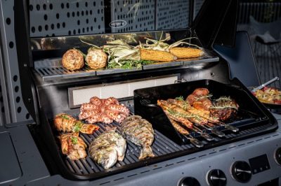 Rösle BLAZEFLAME Master 4: Viel Platz für Fisch, Fleisch und Gemüse