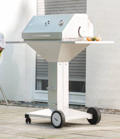 Grillstationen gibt es auch mit Holzkohle – zum Beispiel von Thüros