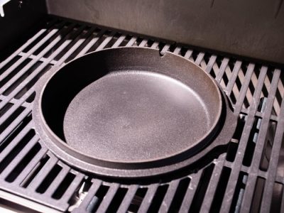 Dutch Oven Deckel im Weber GBS Grillrost Passt perfekt in den Weber GBS Grillrost - der Deckel des Grillfürst DO7,5