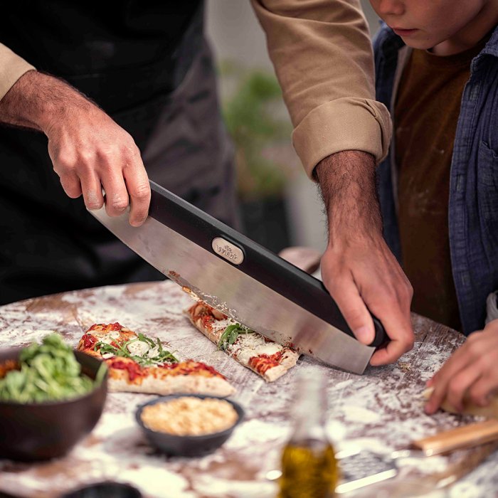 Witt Pizzamesser in Aktion