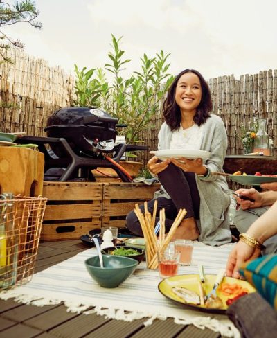 Outdoorchef Minichef als Balkon Gasgrill Grillspaß auf dem eigenen Balkon – zum Beispiel mit dem Outdoorchef Minichef als Balkon Gasgrill