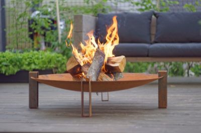 SvenskaV Feuerschale aus Rohstahl mit dekorativer Patina