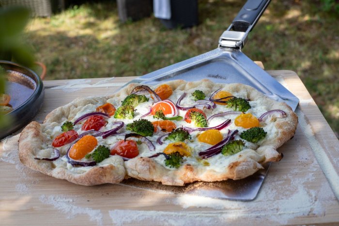 Grillfürst Edelstahl Pizzaheber mit Veggie Pizza