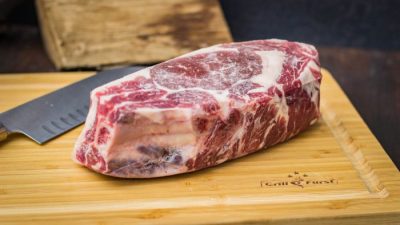 Grillfürst Bambus-Schneidebrett 39 x 26 cm mit Saftrille zum Schneiden und Tranchieren von Fleisch Grillfürst Bambus-Schneidebrett 39 x 26 cm mit Saftrille zum Schneiden und Tranchieren von Fleisch
