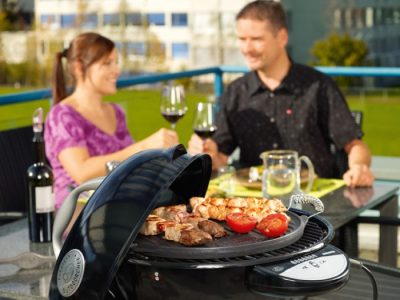 Oudoorchef Chelsea Elektrogrill auf dem Balkon Elektrisch Grillen auf dem Balkon - ganz ohne Glut, offener Flamme und störenden Qualm